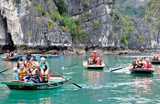Vietnam recibe a más de 2,35 millones de turistas extranjeros en primeros 10 meses de 2022 