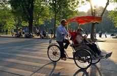 Triciclo, atracción turística de la capital de Hanoi