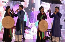 Artista vietnamita mantiene vivas las melodías de canto de dúo de amor 