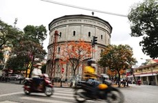 Transforman con arte interior de antigua torre de agua en Hanoi