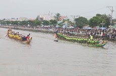 Festival de regata de barcos Ngo en provincia vietnamita de Soc Trang