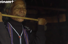 Confesión de amor mediante flauta de etnia Co Tu de Vietnam