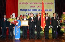 Presidente vietnamita exhorta al sector sanitario a mejorar la calidad de servicios 