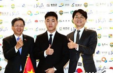 Futbolista vietnamita se estrena en el club sudcoreano Gangwon FC