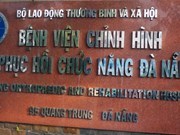 Hospital vietnamita ofrece ayuda a inválidos y discapacitados de Laos
