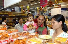 Productos vietnamitas dominan mercado nacional en vísperas del Tet