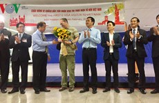 Ciudad Ho Chi Minh recibe a primer turista con visado electrónico