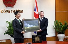 Reino Unido aspira a impulsar nexos comerciales con Vietnam