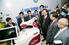 Vietnam utiliza robots en cirugías neurológicas y de articulación