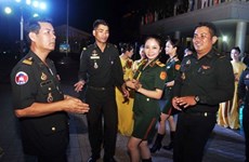 Oficiales jóvenes vietnamitas y camboyanos fortalecen lazos 