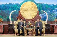 Presidente de Laos recibe a delegación de Vietnam