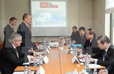 Firman Vietnam y República Checa memorando de colaboración en información