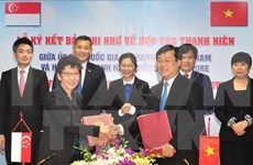 Intensifican cooperación organizaciones juveniles de Vietnam y Singapur