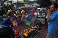 Eliminarán en Bangkok puestos de comida callejera