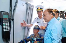 Premier vietnamita supervisa disponibilidad combativa de fuerzas navales 