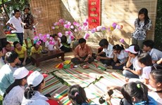 Amplia presencia de artesanos extranjeros en festival de oficios tradicionales de Hue 