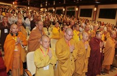 Líderes vietnamitas felicitan a fieles budistas en el Día de Vesak