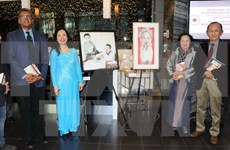 Presentan en Toronto libros y cuadros sobre Ho Chi Minh
