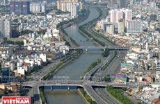 Ciudad Ho Chi Minh analiza situación socioeconómica de primer semestre de 2017