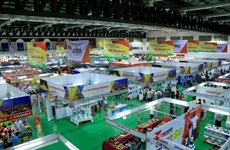 Feria comercial Vietnam- Laos favorece cooperación empresarial 