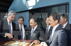Premier de Vietnam se reúne con alcalde de Berlín