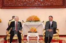 Máximo dirigente político de Vietnam se reúne con presidente del Senado camboyano