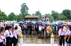 Vietnamitas en Laos rinden homenaje a héroes y mártires 