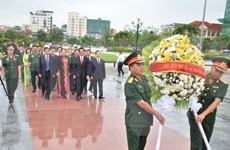 Rinden homenaje a voluntarios vietnamitas caídos en Camboya