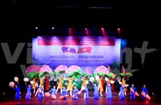 Programa artístico saluda aniversario 55 de establecimiento de nexos Vietnam- Laos