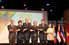  ASEAN celebra su aniversario 50 en Indonesia 