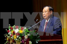 Dirigentes vietnamitas felicitan a secretario general de PPRL y presidente de Laos por su 80 cumpleaños