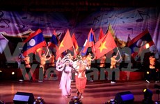 Celebran concurso de canciones sobre la solidaridad especial Vietnam- Laos