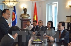 Embajador de Laos en Ginebra saluda Día Nacional de Vietnam