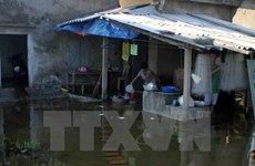 Premier de Laos extiende pésame a Vietnam por pérdidas provocadas por tifón Doksuri 
