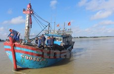 Rescatan a 17 pescadores vietnamitas accidentados en el mar 