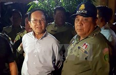Tribunal de Camboya mantiene orden de arresto a presidente de partido opositor 