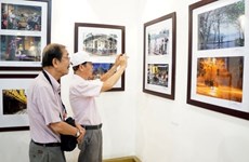 Exposición artística resalta belleza de Hanoi