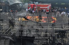 Explosión en fábrica de fuegos artificiales deja 27 muertos en Indonesia