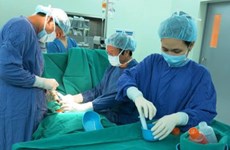 Vietnam realiza con éxito primer trasplante de células madre para tratar fibrosis pulmonar
