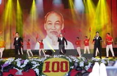 Celebran en Vietnam programa cultural en saludo al centenario de Revolución de Octubre rusa
