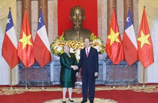 Presidente vietnamita recibe a Michelle Bachelet