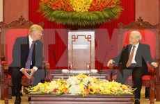 Dirigente partidista vietnamita recibe al presidente estadounidense, Donald Trump