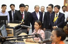 Vietnam ayuda a Camboya en ampliación de cobertura de radio y televisión