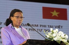 Vietnam honra a embajadora de Sudáfrica con insignia de amistad