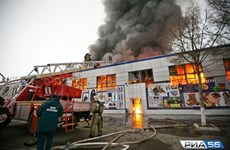Incendio en centro comercial de vietnamitas en Orenburg, Rusia