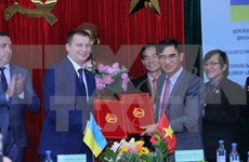 Provincias vietnamita y ucraniana cooperan en desarrollo de parques industriales