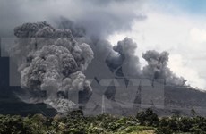 Volcán Sinabung de Indonesia vuelve a entrar en erupción