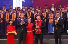 Honran a destacados empresarios jóvenes vietnamitas en 2017 