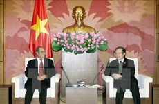 Vietnam y Laos comparten experiencia en elaboración de leyes