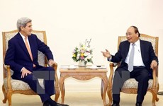 Premier Xuan Phuc elogia aportes de John Kerry a nexos Vietnam- Estados Unidos